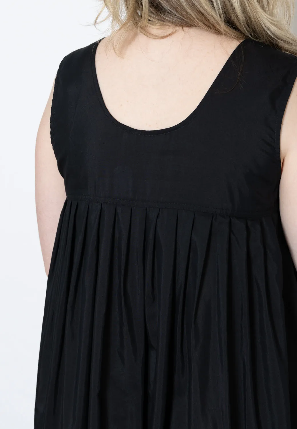 6397 Sleeveless Pleated Embroidery Dress