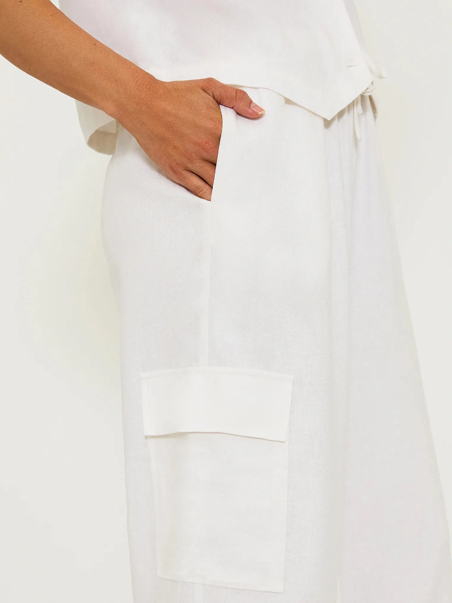 Amara Pant
