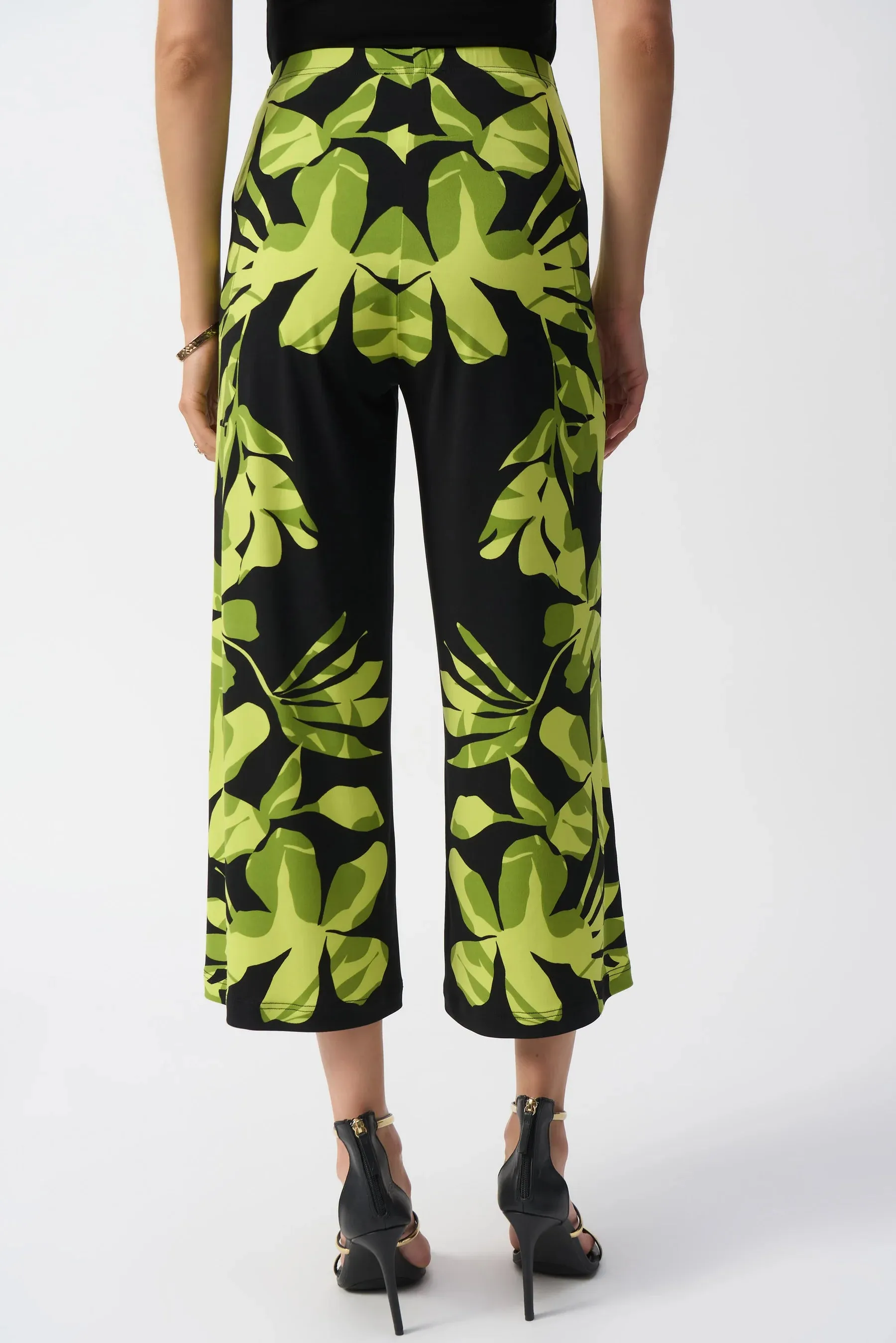 Black/Multi Silky Knit Floral Print Culotte Pants Style 251189