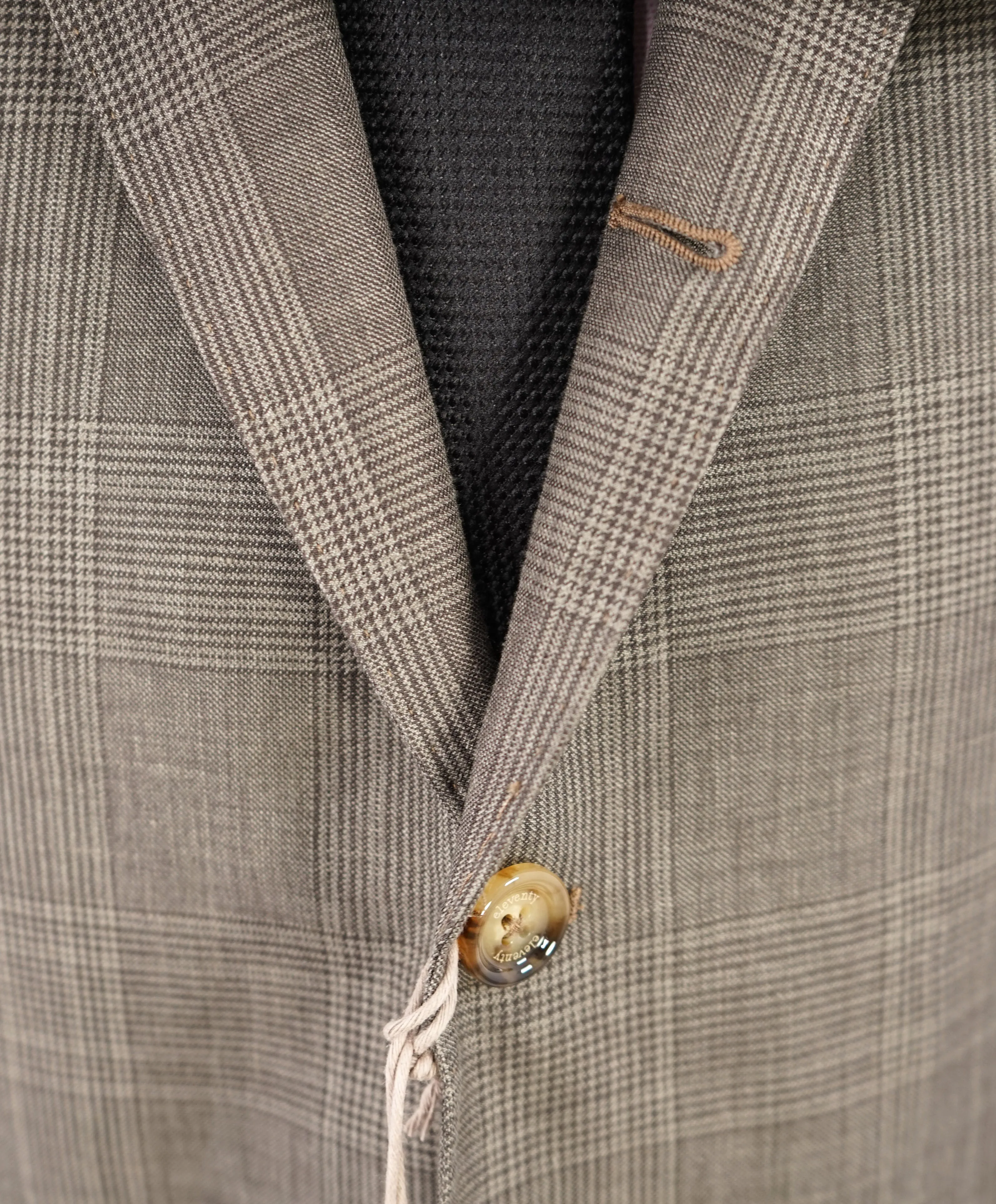 ELEVENTY -By ERMENEGILDO ZEGNA "PLATINUM" 2/3 Roll SILK/LINEN Suit - 44R