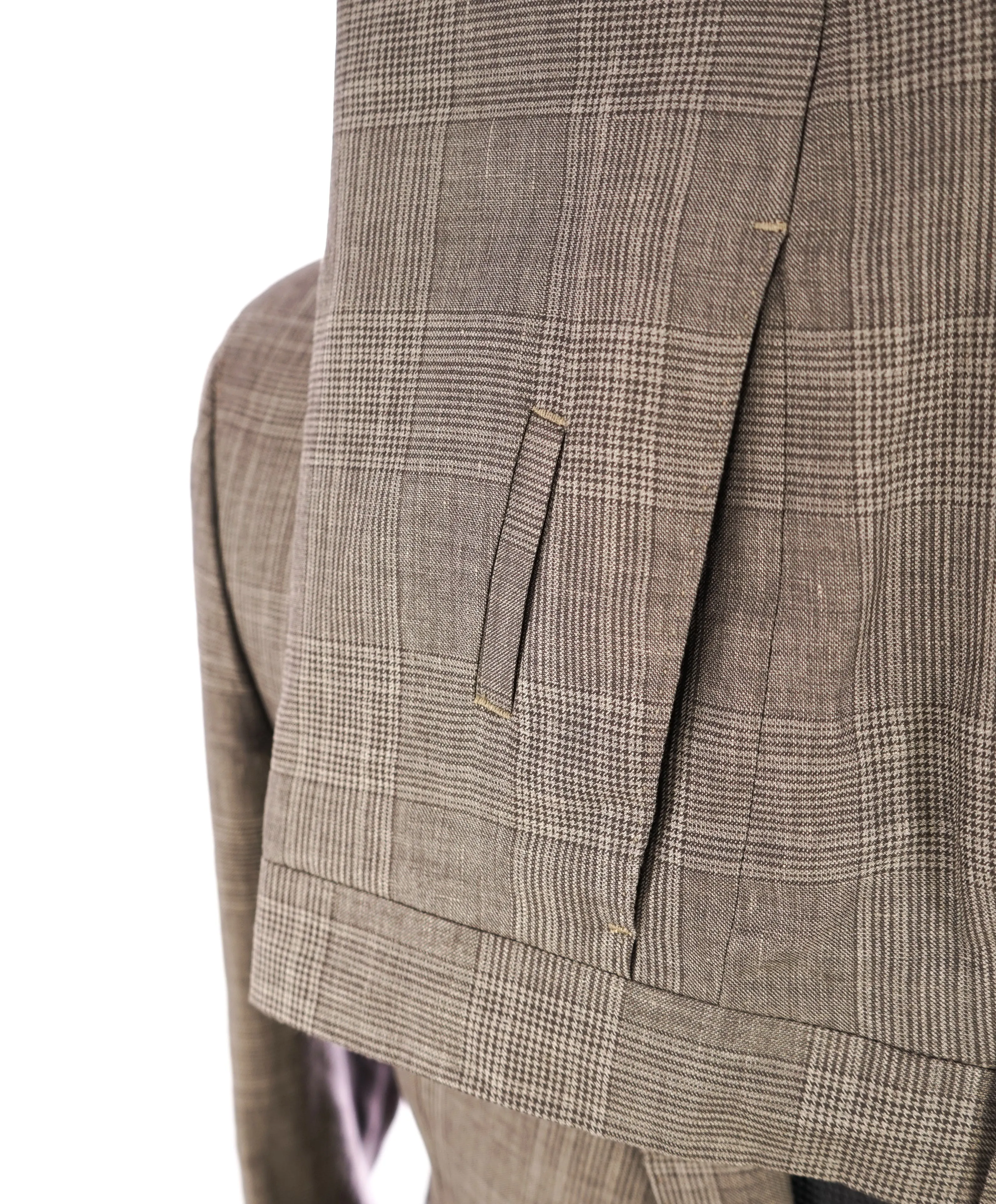 ELEVENTY -By ERMENEGILDO ZEGNA "PLATINUM" 2/3 Roll SILK/LINEN Suit - 44R