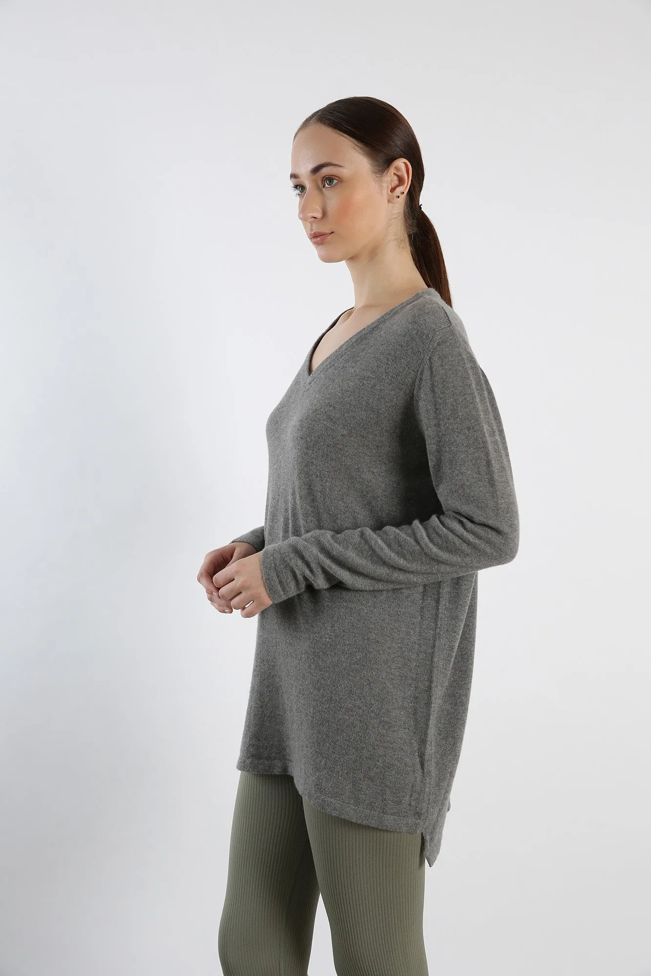 Grey V-neck Cashmere sweater