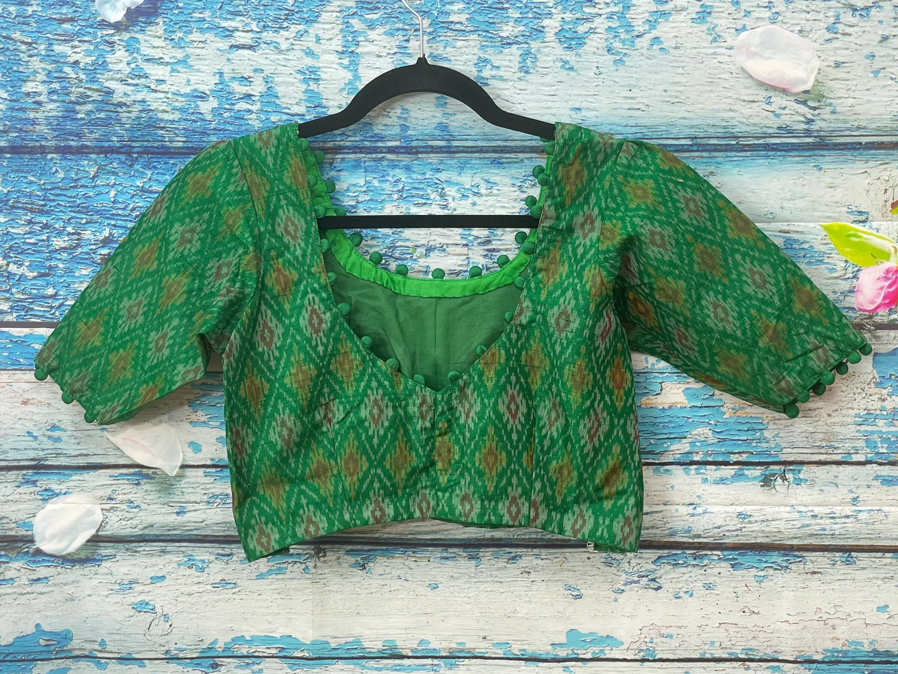 Ikkat blouse indian,Latest indian blouse designs,saree blouse designs indian,saree stitched blouse,patterned blouse,ruffle sleeve