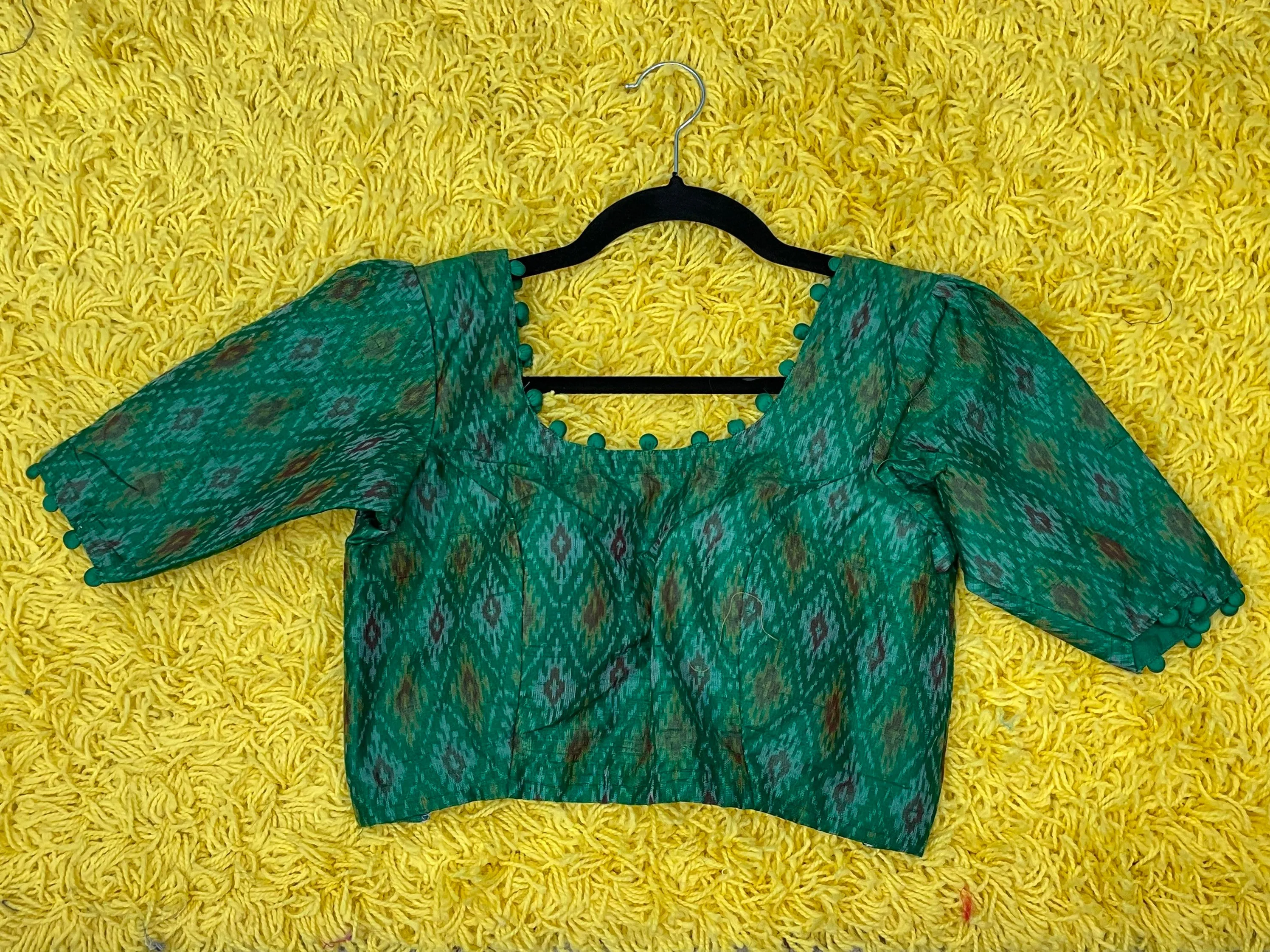 Ikkat blouse indian,Latest indian blouse designs,saree blouse designs indian,saree stitched blouse,patterned blouse,ruffle sleeve
