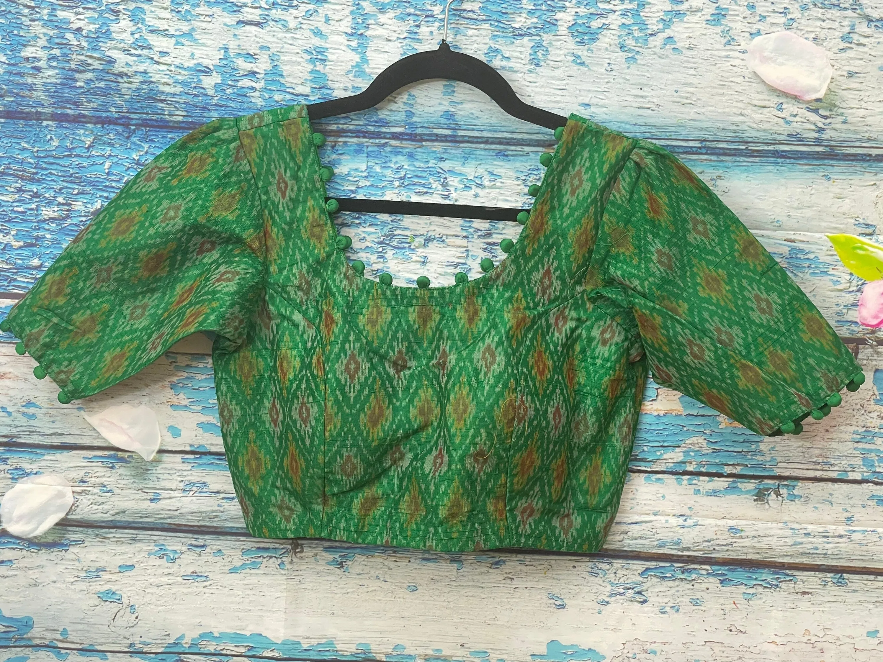 Ikkat blouse indian,Latest indian blouse designs,saree blouse designs indian,saree stitched blouse,patterned blouse,ruffle sleeve