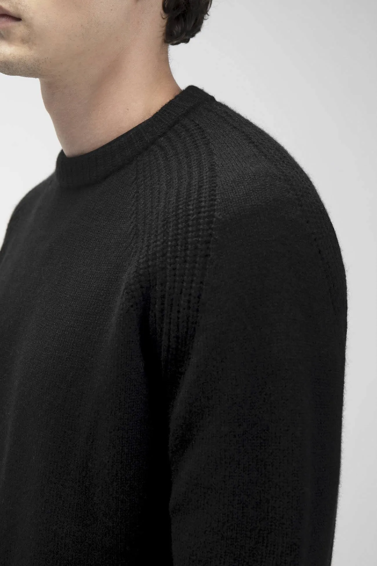 OAKLYN CASHMERE CREWNECK SWEATER