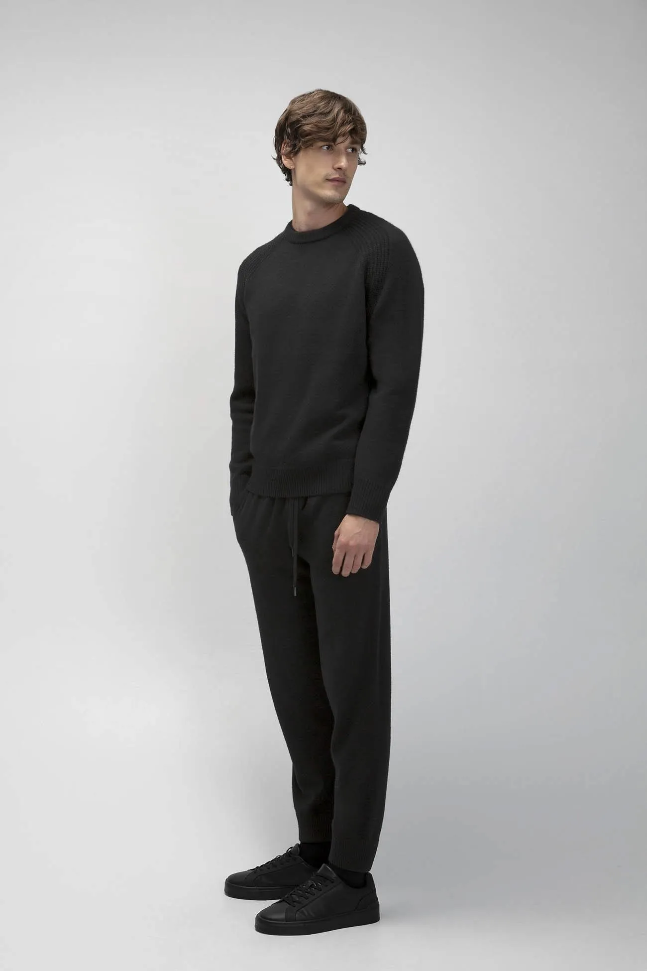 OAKLYN CASHMERE CREWNECK SWEATER