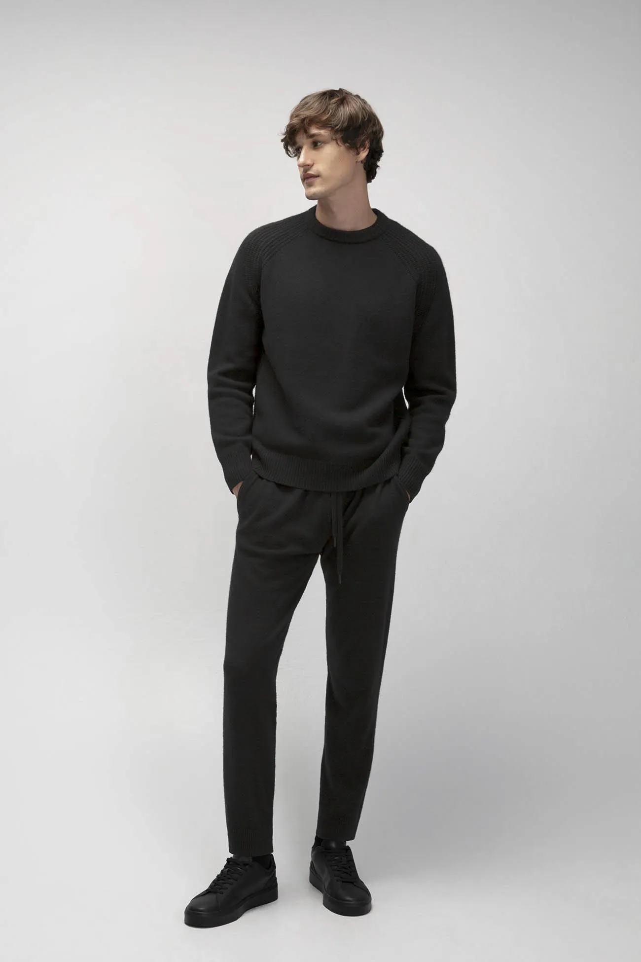 OAKLYN CASHMERE CREWNECK SWEATER