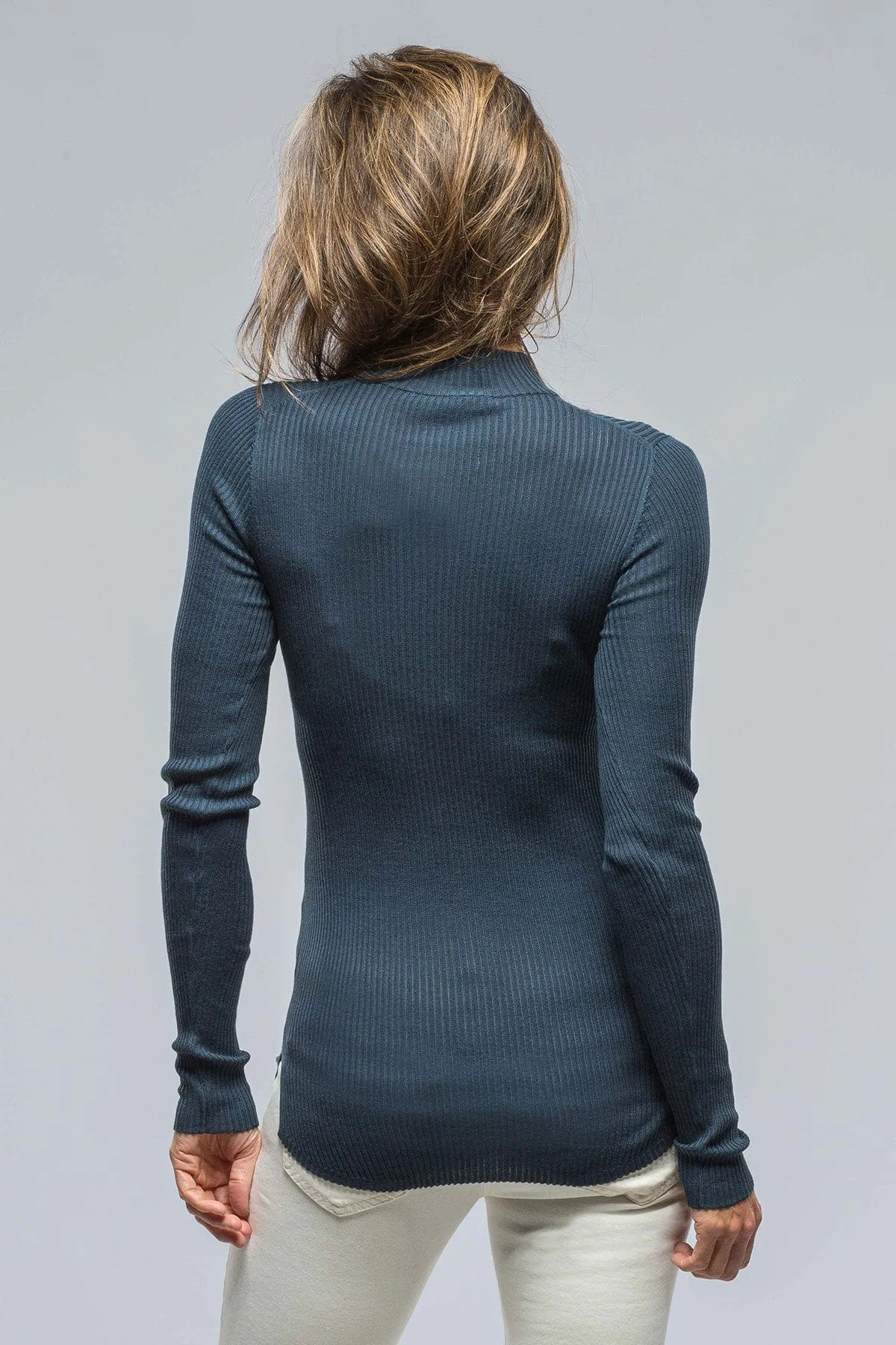 Pernilla Mock Neck Turtle In Steel