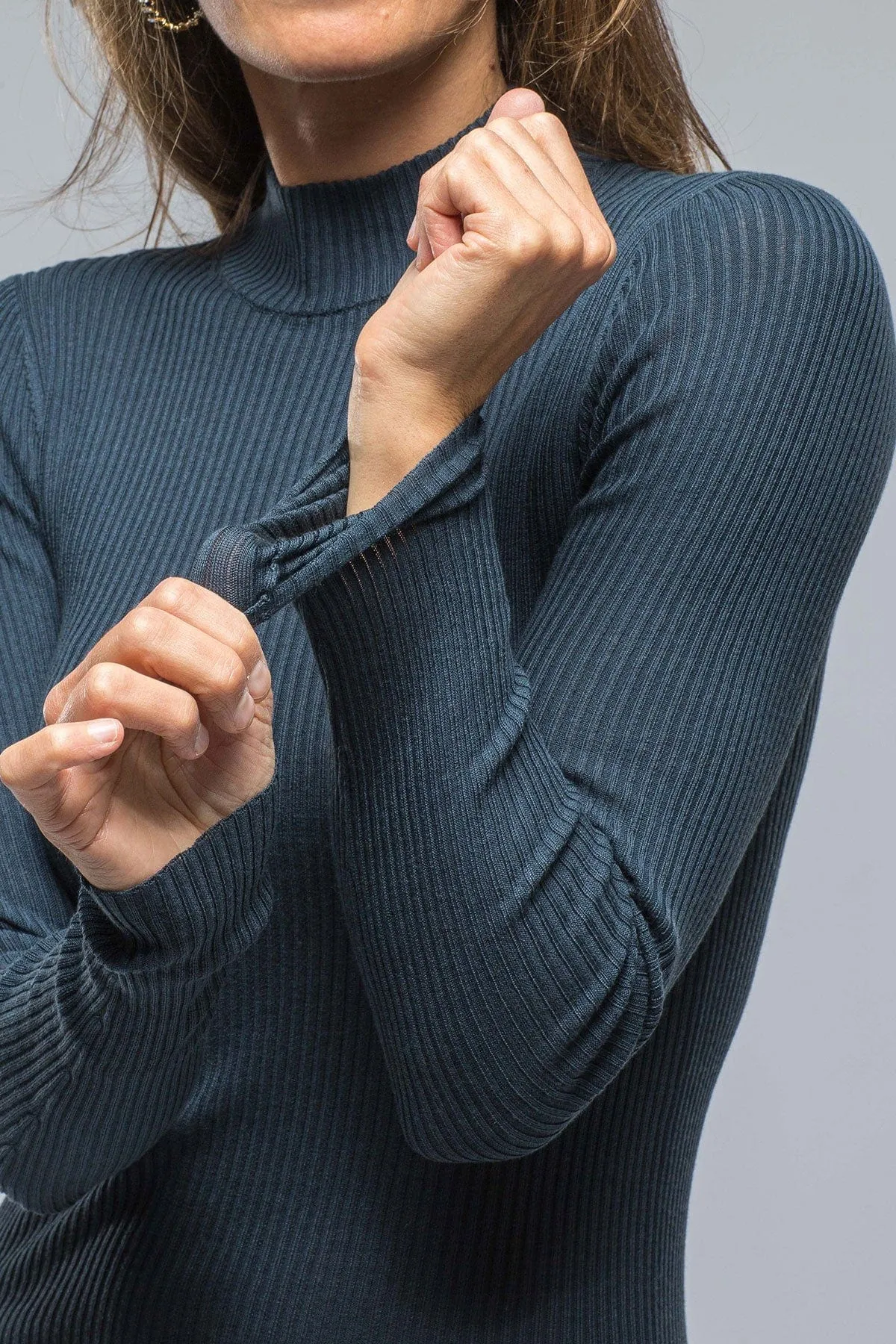 Pernilla Mock Neck Turtle In Steel