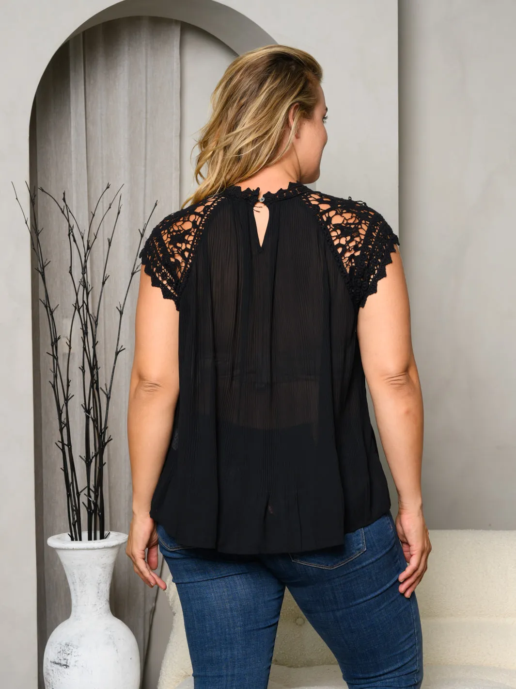 PLUS SIZE PLEATED LACE CHIFFON TOP