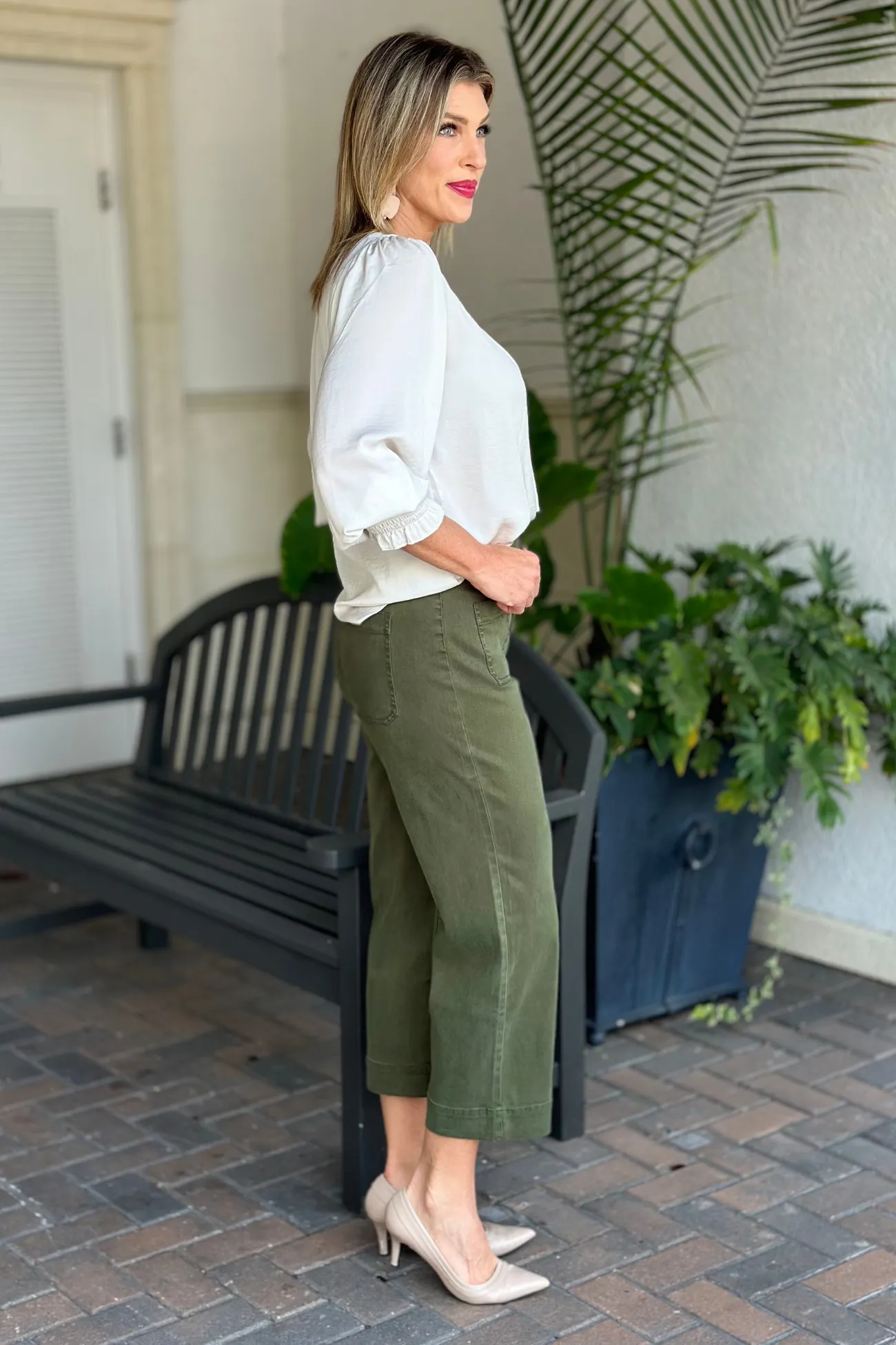 Renuar Saddleback Tencel Cropped Wide Leg Pant-Chive