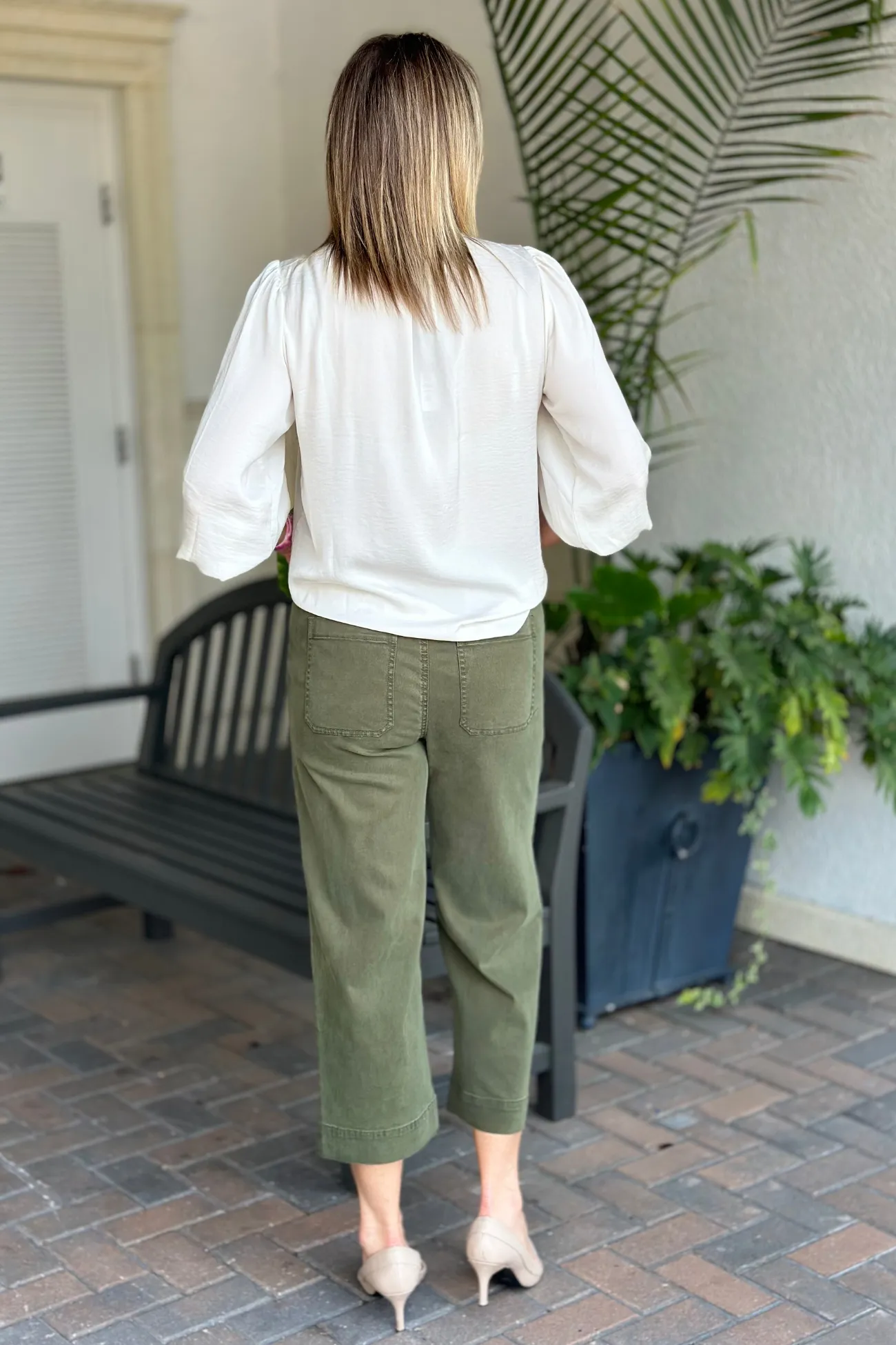 Renuar Saddleback Tencel Cropped Wide Leg Pant-Chive
