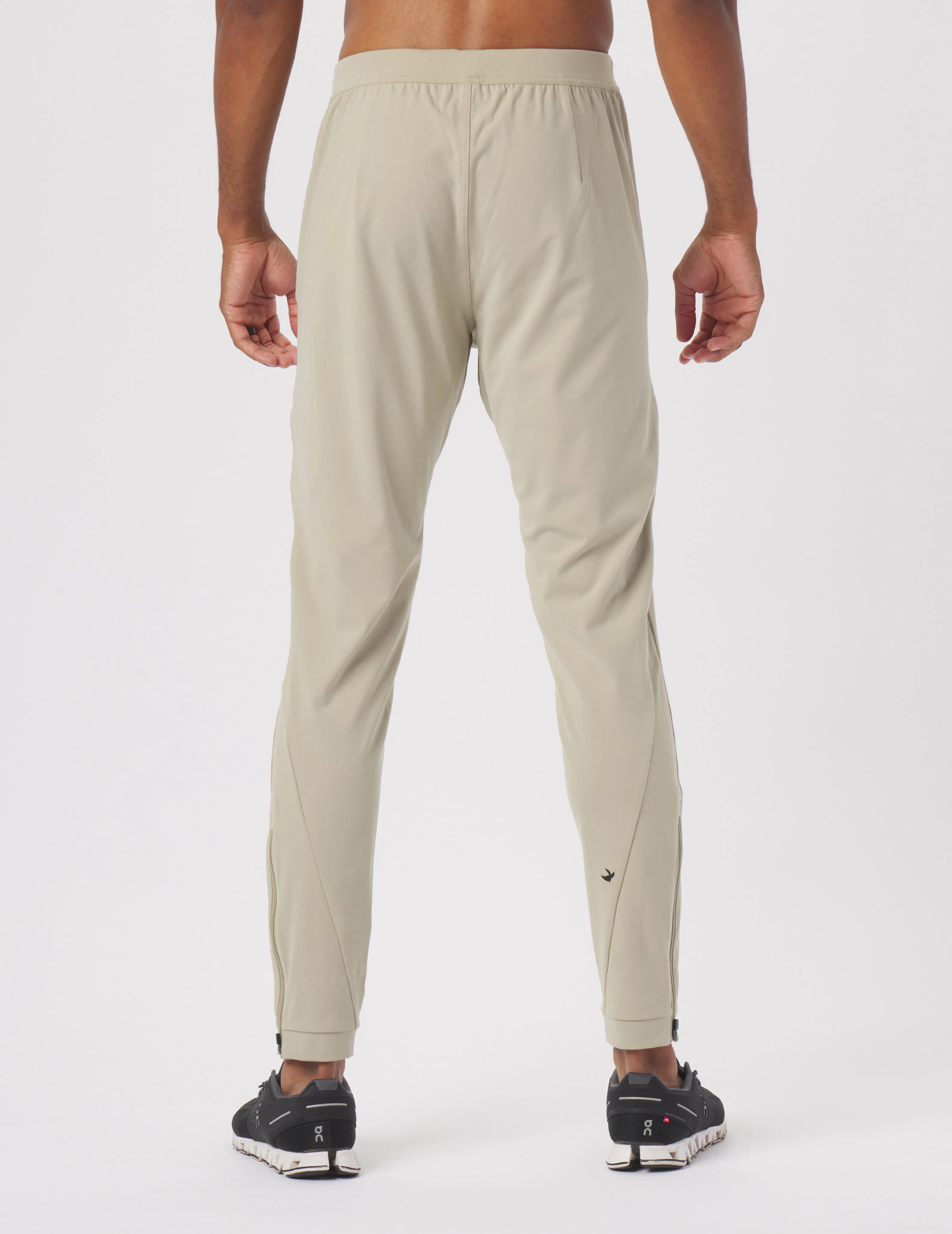Turf Jogger: Linen