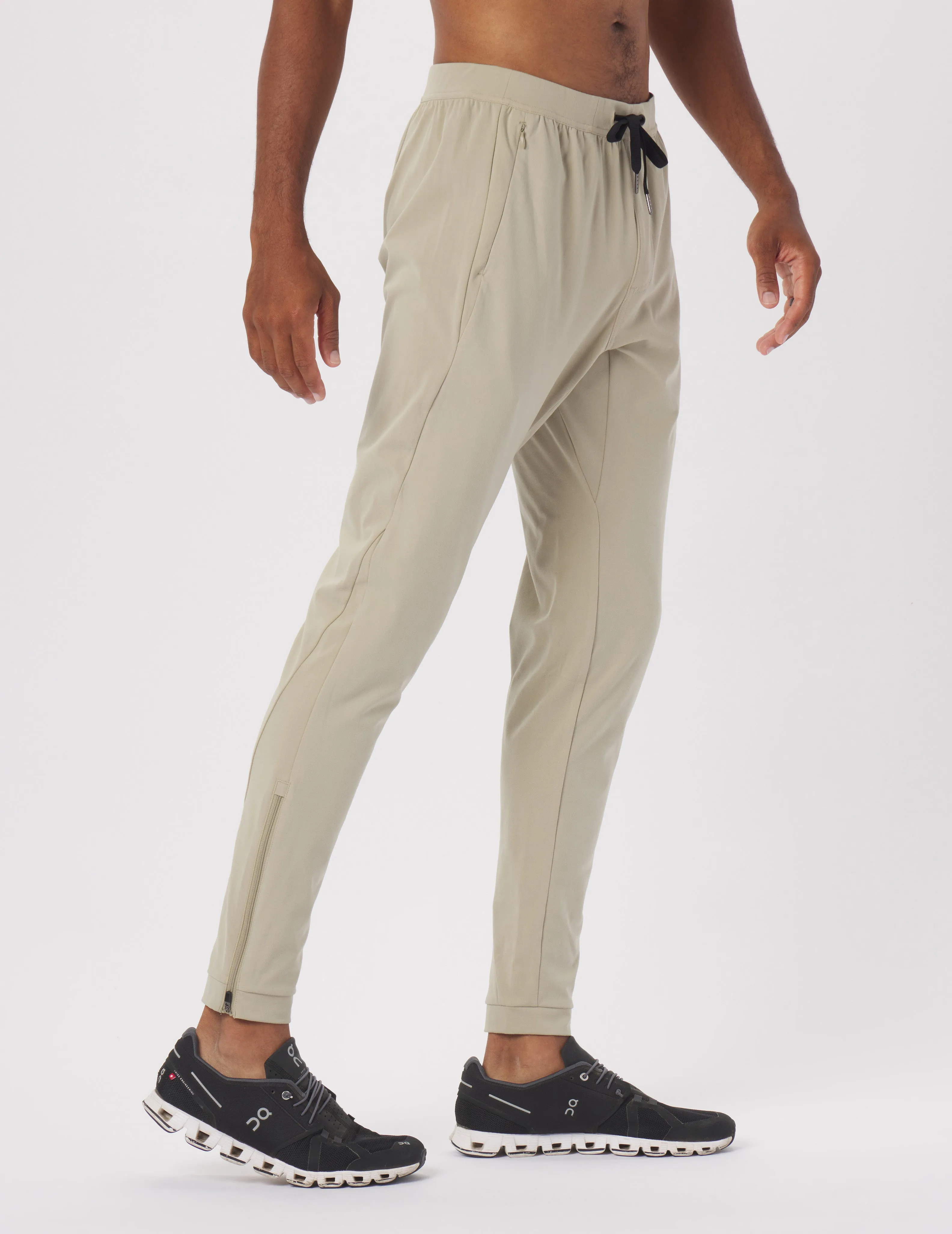 Turf Jogger: Linen