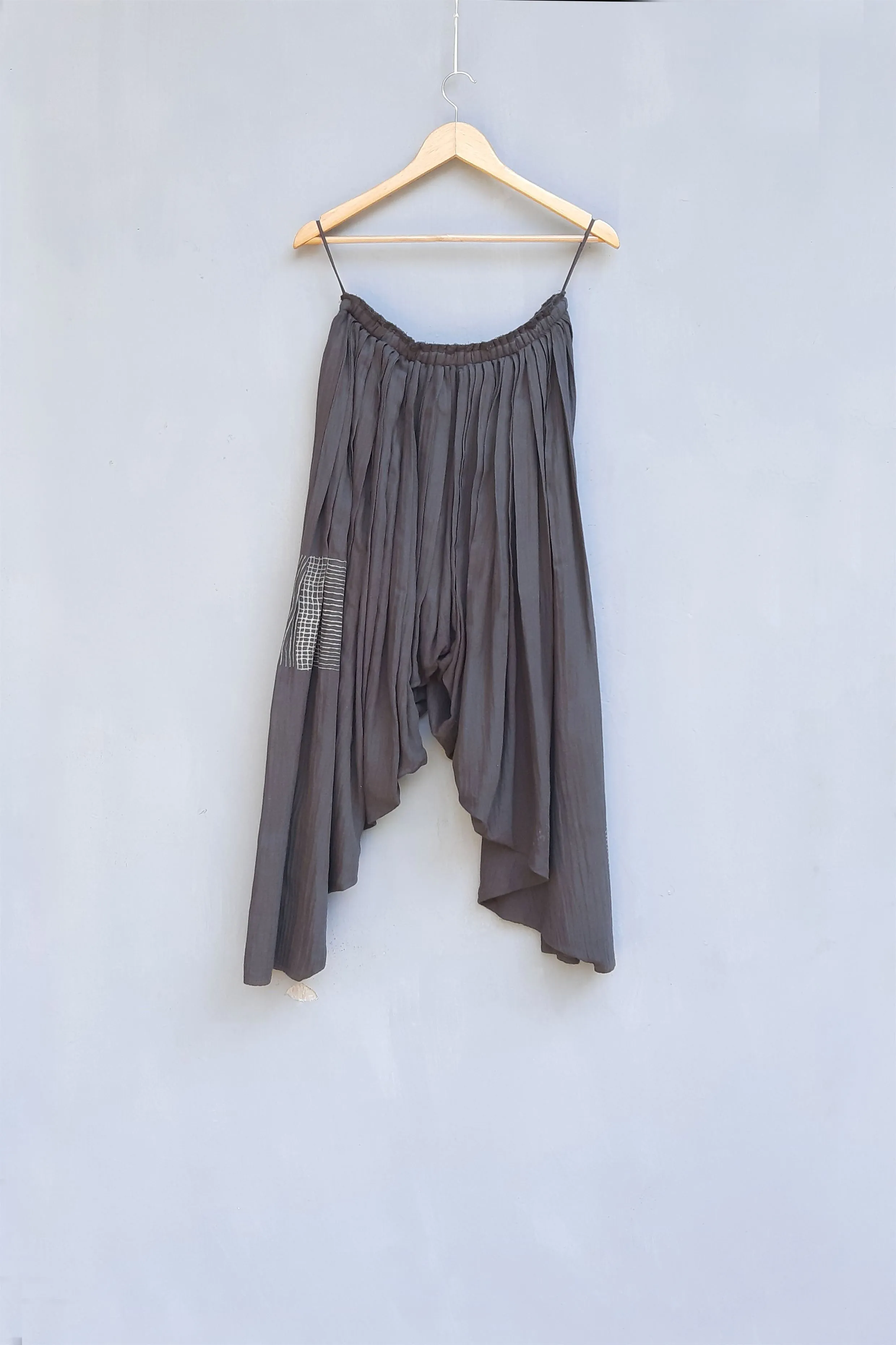 Urvashi Kaur   I   Shilin DHOTI QUOTIENT PANTS linen noil slate TESSELLATE- 84