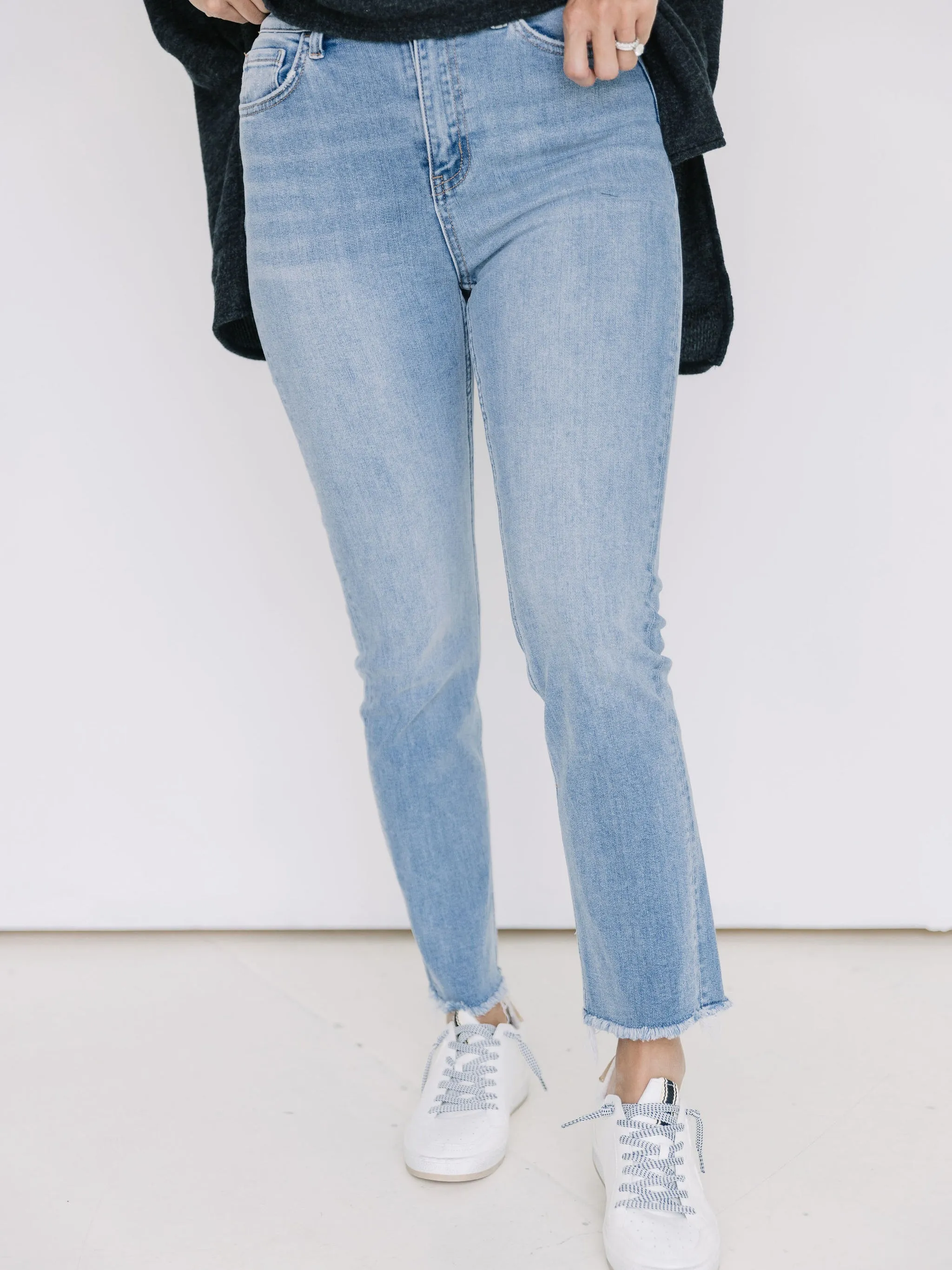 Vervet Super High Rise Slim Crop Straight