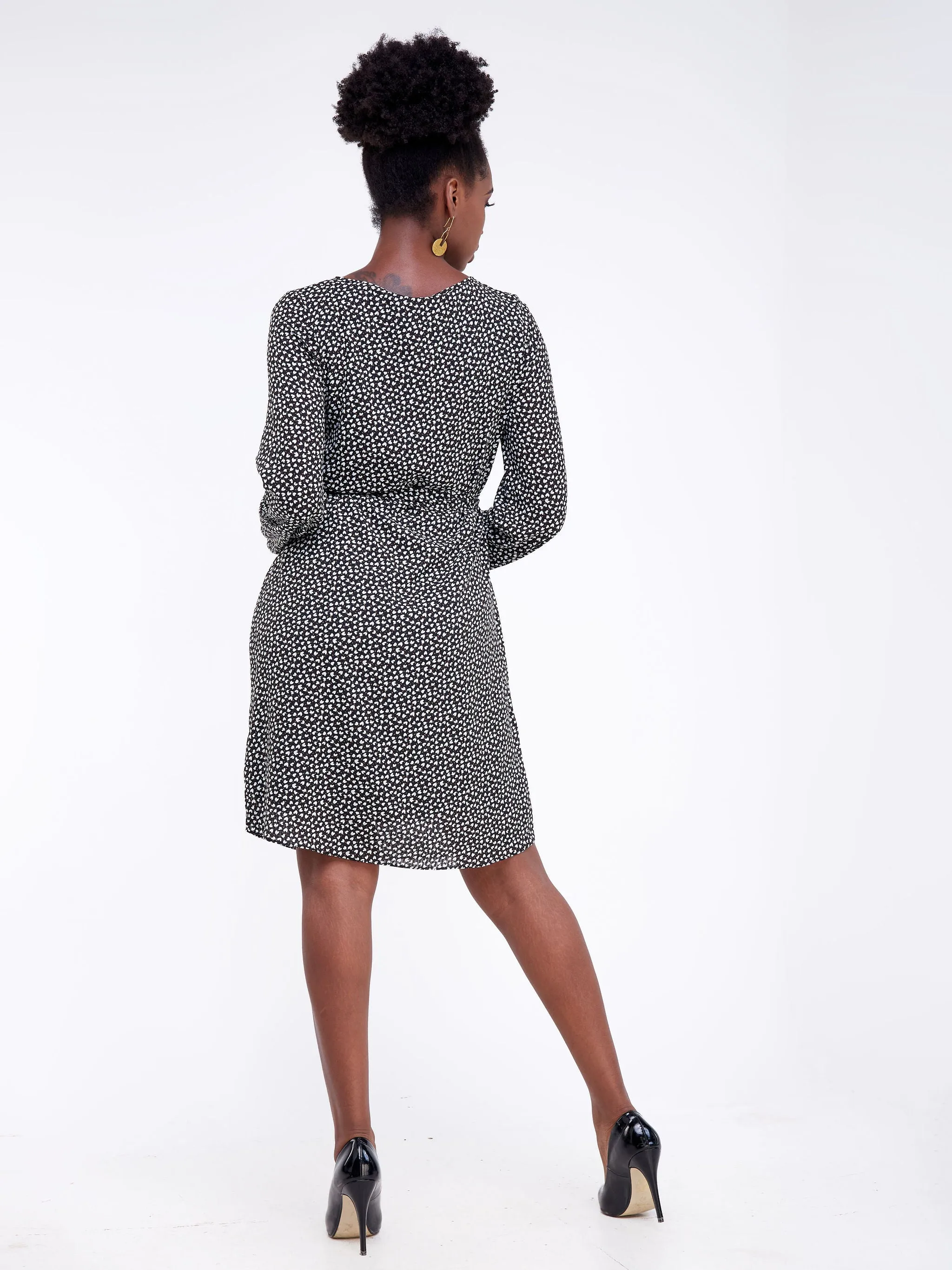 Vivo Zawadi Shift Dress - Black / White Floral Print