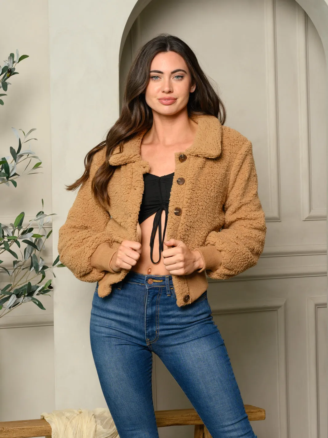 WOMEN'S FUZZY COLLAR BUTTON CLOSURE BOMBER JACKET