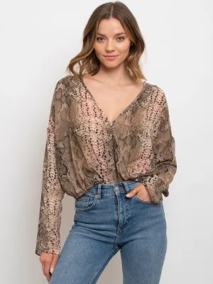 WOMEN'S SNAKE PRINT SURPLUS WOVEN TOP